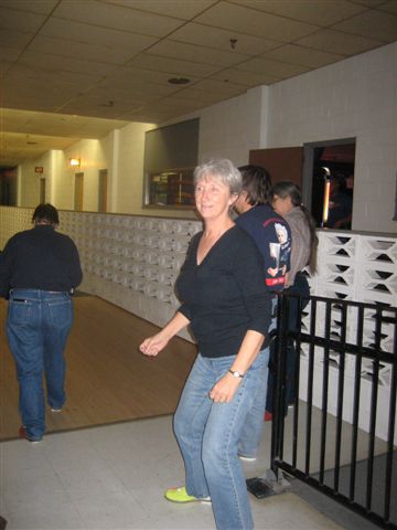 2008-Jan_bowling/images_large/2008-1-29_15_Cindy_Orlandi_Julie_Aberger.jpg
