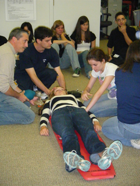 2008_fall_emt_class/images_large/2008_0503julytosept20080176.jpg
