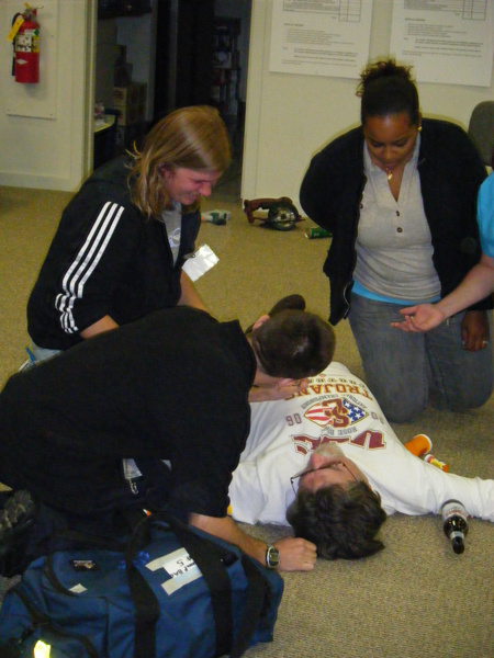2008_fall_emt_class/images_large/2008_0503julytosept20080197.jpg