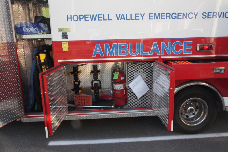 2014_ambulance/images_large/2014-06-02_horton_to_remount-3.jpg