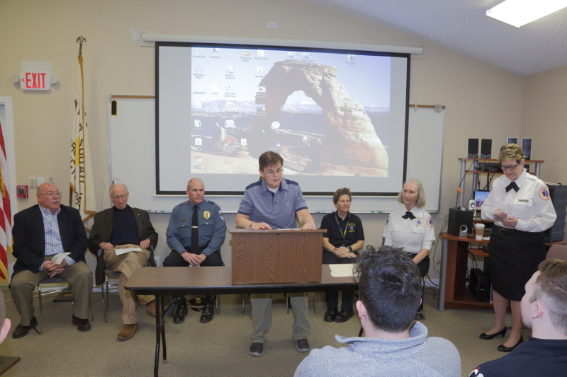 Click on image to return to catalog 2019_winter_EMT/images_large/2019-3-30_emt_class_1.jpg