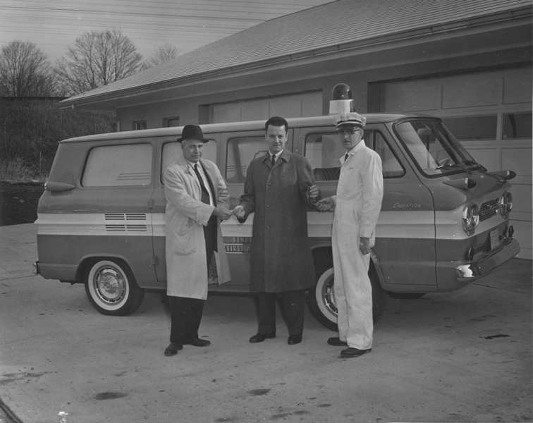 historic_photos/images_large/1961_Chevrolet_Greenbriar_ambulance.jpg