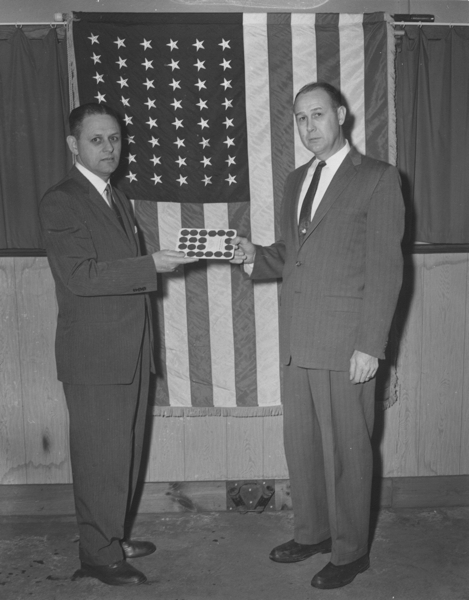 historic_photos/images_large/1961_members_1.jpg