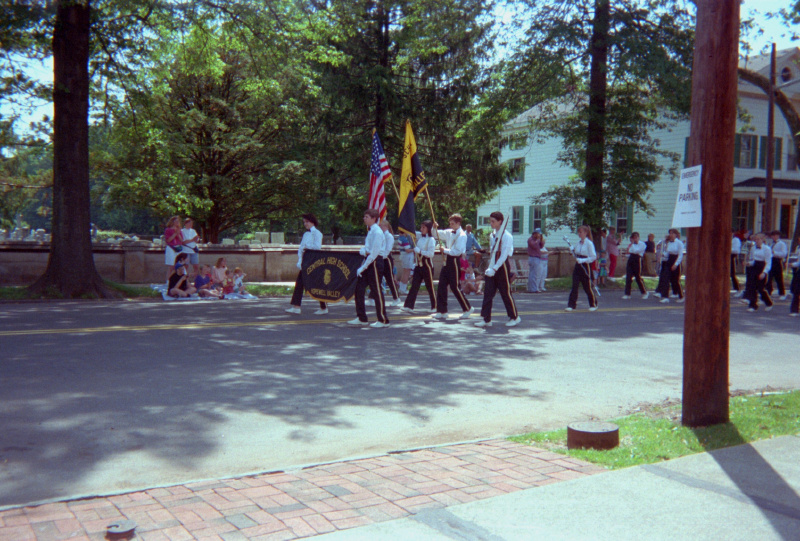 historic_photos/images_large/1994-5_parade_1_band.jpg