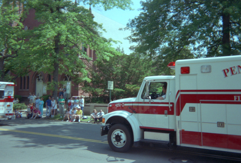 historic_photos/images_large/1994-5_parade_6_151-2.jpg