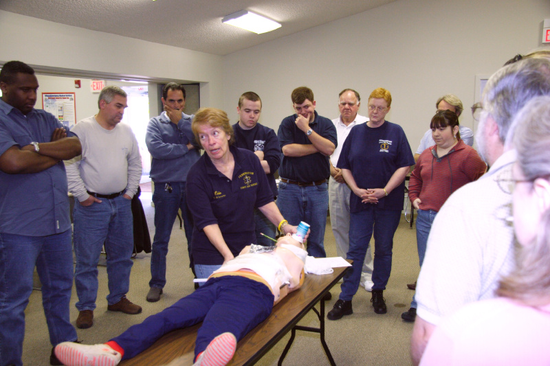 historic_photos/images_large/2005-4-10_core_13_3_Linda_Silver_punctures.jpg