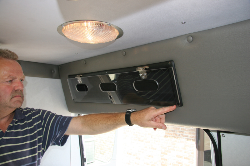 historic_photos/images_large/2005-8-11_Sprinter_16_glove_boxes.jpg