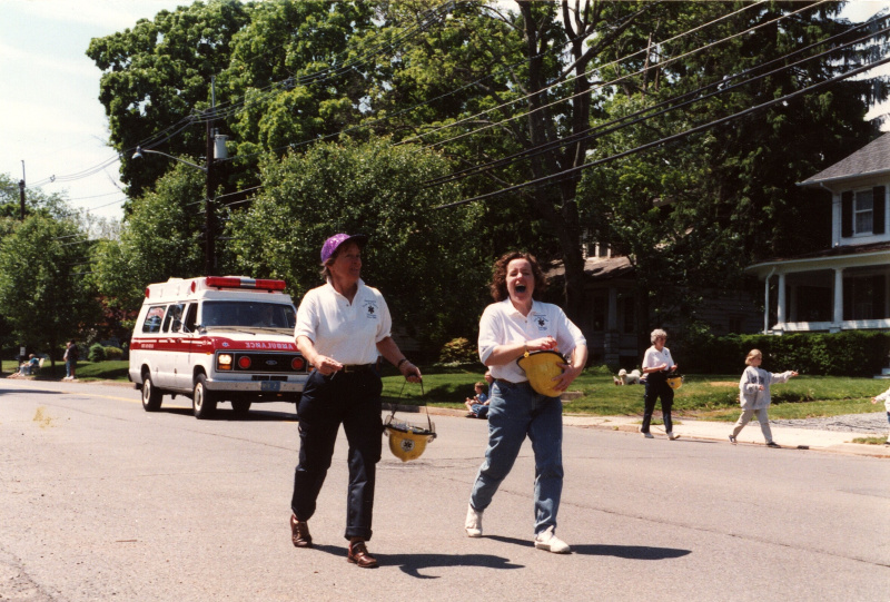 historic_photos/images_large/circa1995_Memorial_Day_Linda_Hlavacek.jpg