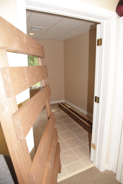 sleeping_quarters_construction/images_large/2013-09-05-bunkbed-2.jpg